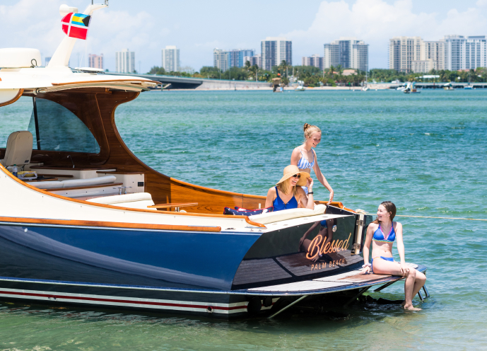 Picnic Boat Exceptional Experiences